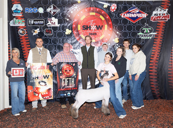 seever-amburgey-ewe-the-show